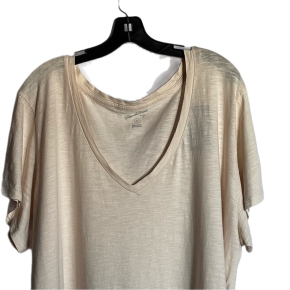 5/$25
NEW with TAGS Universal Thread Goods Co V Neck Tee Cream Short Sleeve 4X - Picture 3 of 8